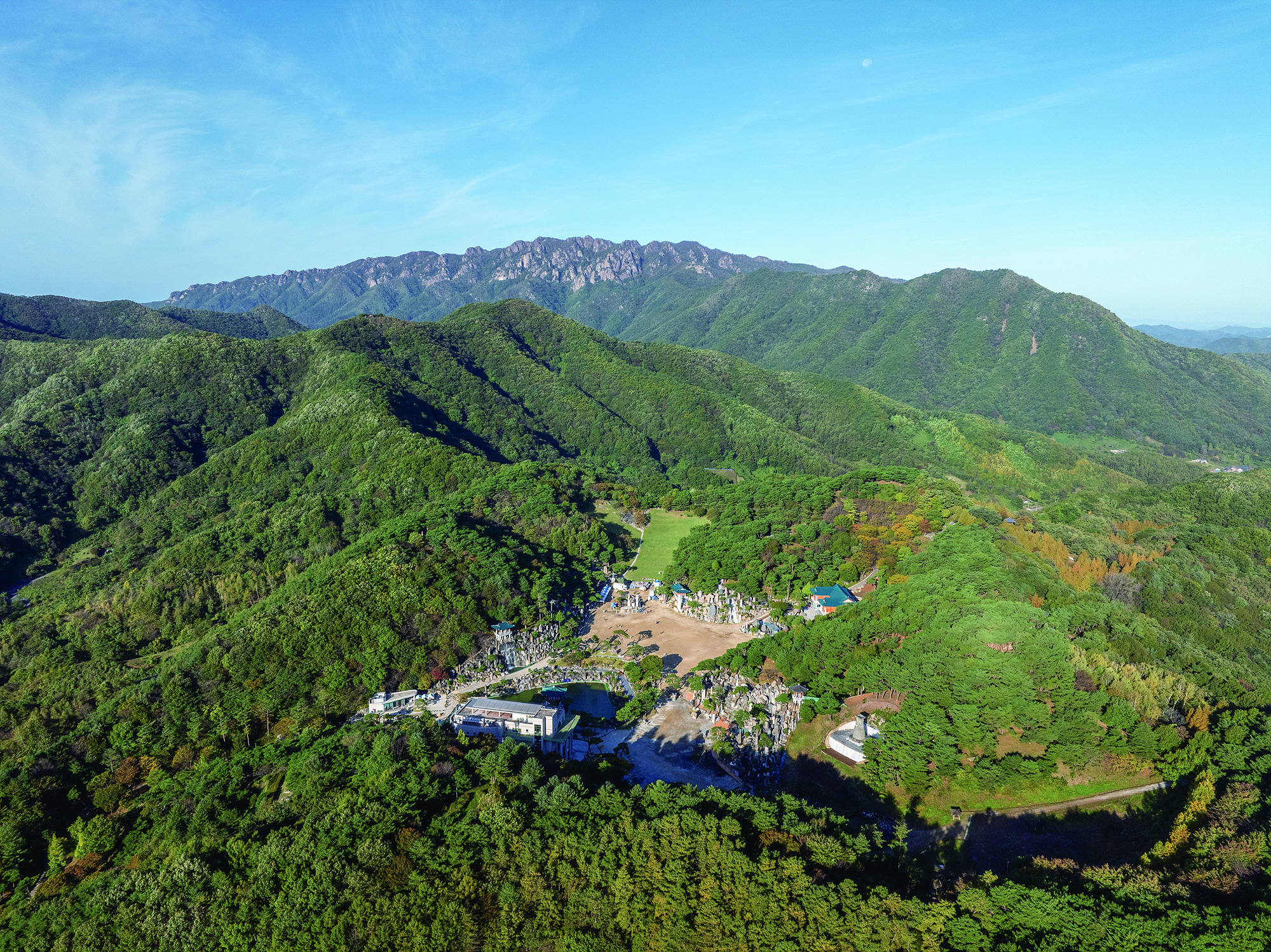 신과 인간의 대 합작품
